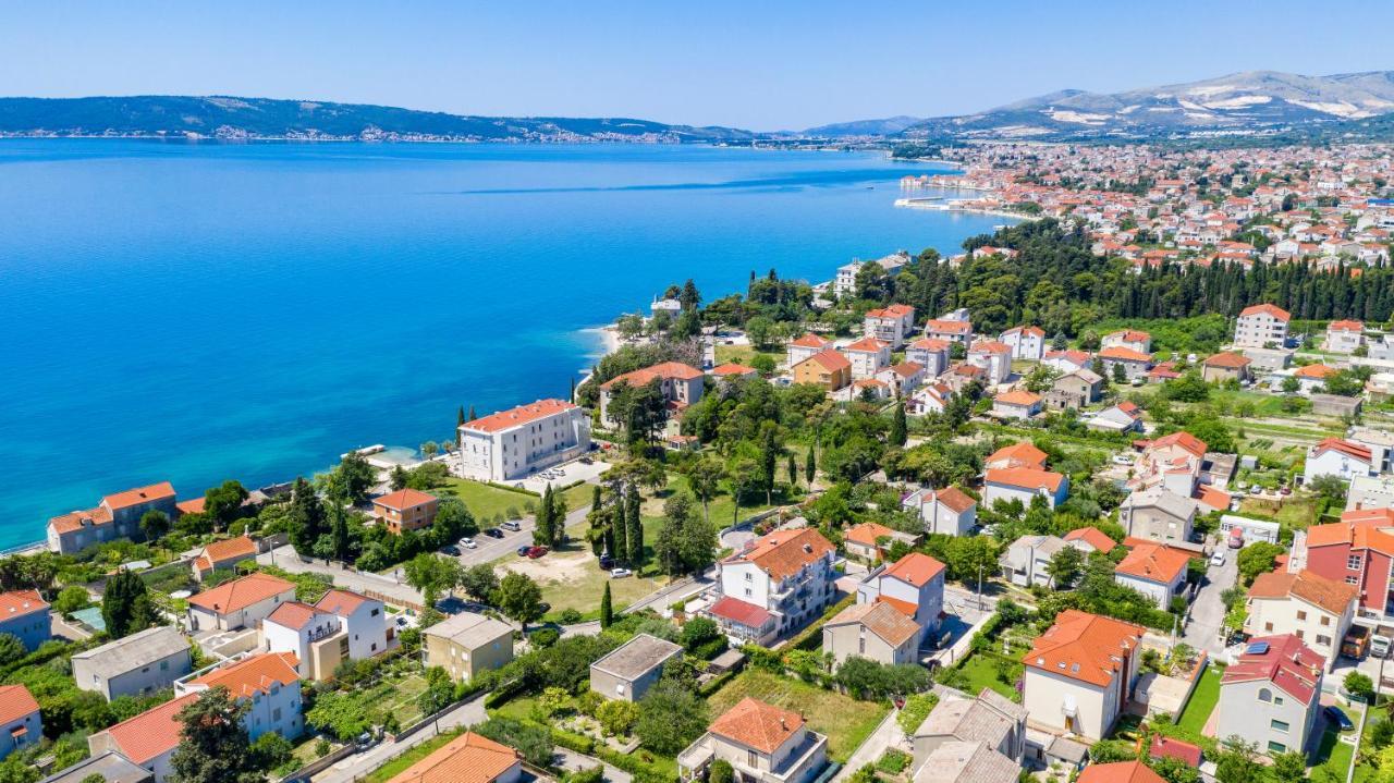 Hotel Aqua - Guest Rooms & Suites Kastela Kaštela Exterior foto